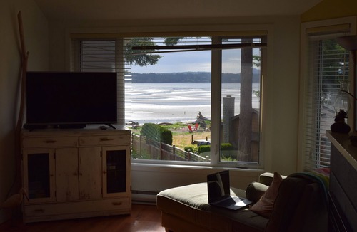 Regional District of Nanaimo House | Rathtrevor Beachfront Condo - Fantastic Ocean Views!