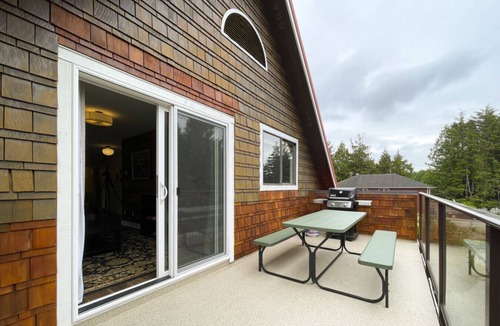 Ucluelet Apartment | Raven Lady Suite 201 - Downtown Ucluelet Condo