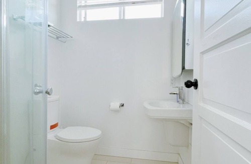 Arbutus Ridge House | Recently Renovated Modern House- close to downtown Vancouver and UBC.