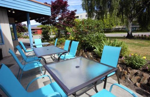 Central Okanagan Hotel | Recreation Inn and Suites Kelowna