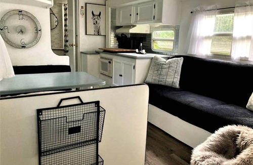 Markdale RV Rental | Recreational vehicle (RV) ∙ 1 bedroom ∙ 5 guests