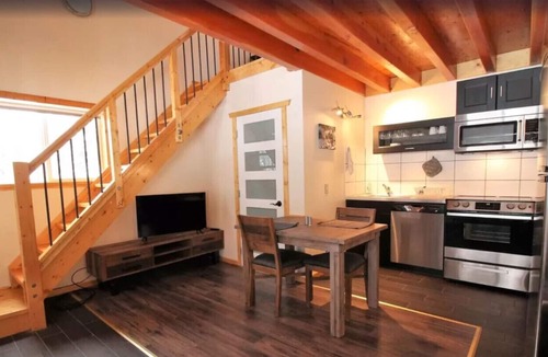 Anahim Lake House | Red Cariboo Resort - Classic Apartment