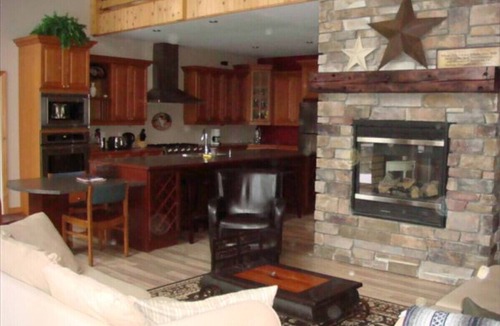 Kearney Cottage | Red Devil Six Bedroom Cottage Private Beach