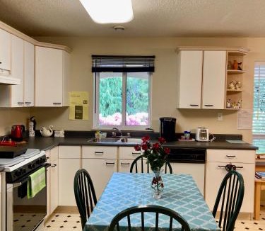 Regional District of Nanaimo House | Red Robe B&B