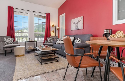 East Kootenay House | Red Roost: Unit 2014B 1BR at Mountain View Villas