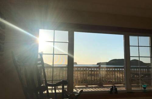Twillingate House | Red Sunset Cottage in Twillingate