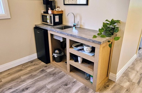 Historic Old Town Apartment | Redwood Suite (Broken Pine)