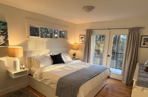 North Cowichan House | Relax at Maple Mountain Hilltop Retreat w/ Hot Tub