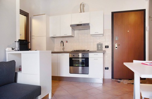 Brenta Apartment | “Relax Between Mountains and Lakes” Apartment with Balcony and Wi-Fi