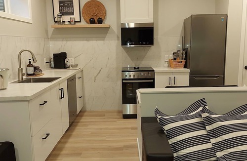 Saskatoon House | Relax on 4th!nBrand new, meticulously clean suite in perfect location!