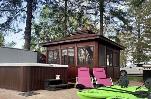 Saint-Valerien-de-Milton Ski Chalet | Relaxation cabin