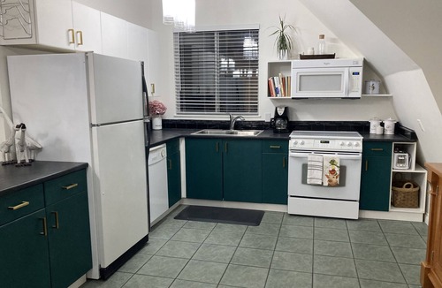 North Saanich House | Relaxing Country Retreat close to all amenities. Great for the whole family!