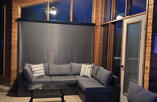 Lacombe Cabin | Relaxing Stay: Your Own Pool, Hot Tub, Gazebo, Gym & More!