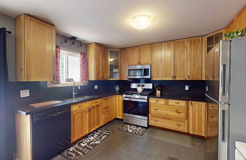Wasaga Beach House | Relaxing twin-home getaway with deck, firepit & perfect setup for family stays