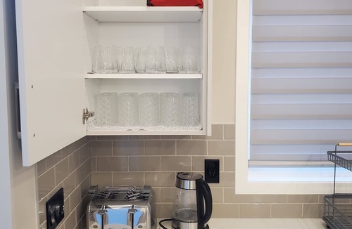 Southeast Calgary House | Remote Work Ready-2/Kitchens-2/AC/Lake Access/Near South Health Campus/Games