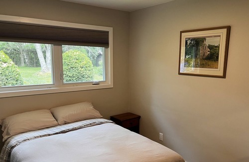 Meaford House | Renovated 5 bedroom, 2 bath house in Meaford. 4 min ride to beach, 20 to Blue Mt