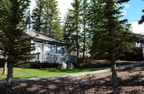 Banff Condo | Renovated Banff Condo + Loft | Private Balcony!