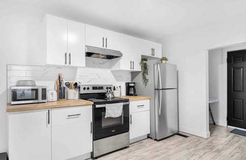 Smiths Falls House | Renovated, clean 4-bedroom century home in Smiths Falls!