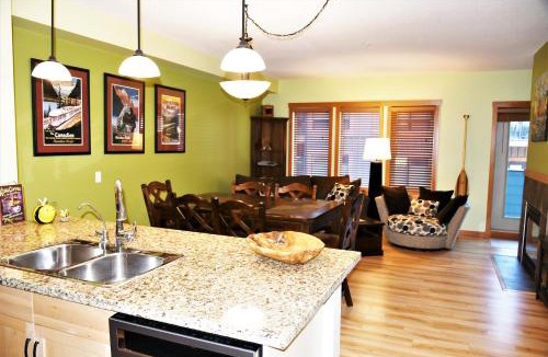 Canmore Apartment | Renovated Condo, 2BR, 2BA, Heated Pool, 3 Hot Tubs, Pets Welcome!
