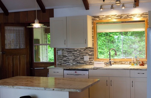 Tay Valley Cottage | Renovated Cottage On Beautiful Lot
