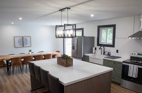 Bobcaygeon House | Renovated open concept family sized Home with game room and fire pit in backyard