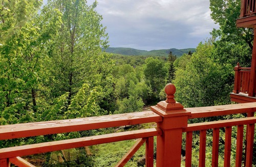 Mont-Tremblant Condo | RENOVATED- Ski in&out/Walk to village/Corner Unit/Heated pool/Sunny/Views/AC
