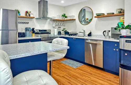 Williams Lake House | Renovated Suite in WL, 5 Min to Downtown, All New Appliances, Self Check-In