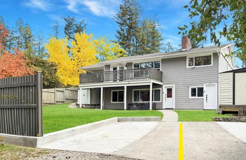 Williams Lake House | Renovated Suite in WL, 5 Min to Downtown, All New Appliances, Self Check-In