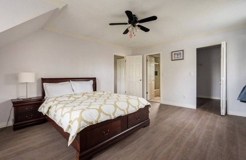 Guildford House | Renovation at December 2021. 5 minutes to highway 17 and highway 1.