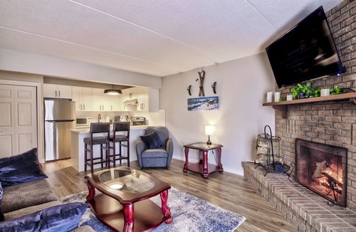 Craigleith Condo | Renting Monthly or Seasonal. Fall 2022 Still Available! (Oct & Nov)