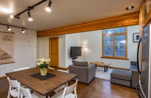 Rossland House | Representing the Art of Mountain Living.