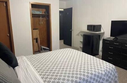 Port Stanton Hotel | Resort Lakefront resort pool, hottub, sauna, #1