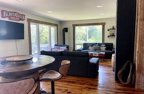 Drummond-North Elmsley Cottage | Resort on the River