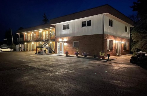 Three Hills Hotel | Rest Easy Motel