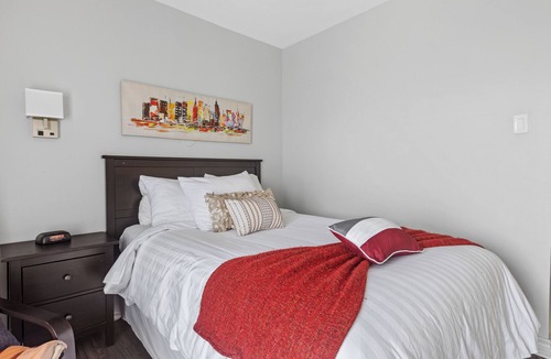 Casselman Hotel | Restauparc Motel - Double Bed Size with Kitchenette & Desk & Private