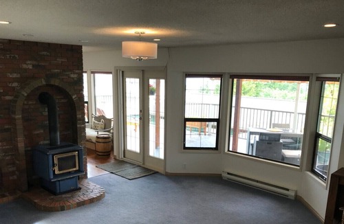 Chemainus House | Restful Retreat in charming Chemainus