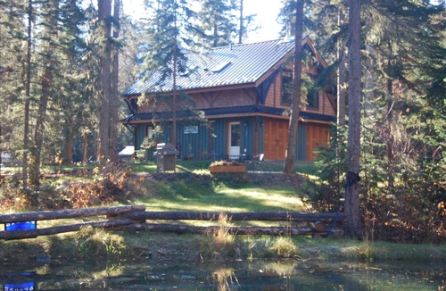 Mount Robson Cabin | Revelation Valley Carriage House near Jasper National Park