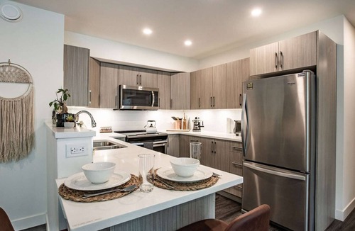 Revelstoke Condo | Revelstoke - L'Austin Rêve-Private Hot Tub- 2 minutes to Revelstoke Mountain resort