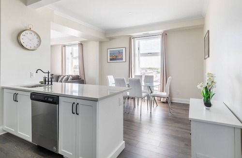 Smiths Falls Apartment | Rideau 2Br Signature Apartments. Free Parking