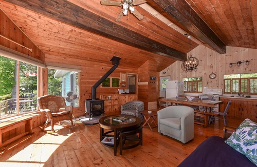 Portland Ski Chalet | Rideau Pines - Big Rideau Lake