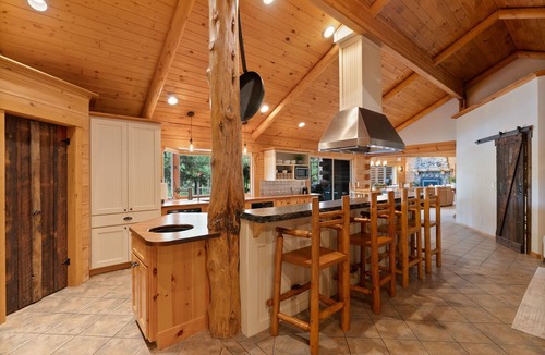 Deschutes River Woods Cabin | Risa Cabin: Full Lodge | Lake, Hot Tub, 9 Acres
