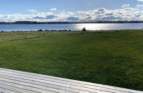Jardineville Cottage | River Beachfront Bunkhouse