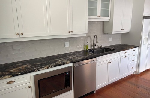 Port Dover Apartment | River front cottage close to the beach
