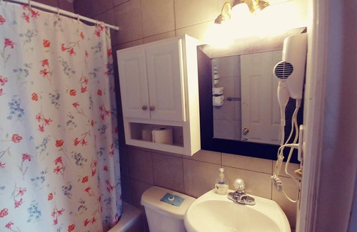 Courtenay Hotel | River Heights Motel