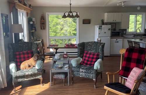 Ryerson House | River Lea Cottage-on the Majestic Magnetawan River-Summer dates are available!