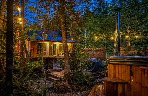 Sainte Rose du Nord House | River/Wooden hottub The Farmhouse in forest