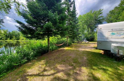 Killaloe House | Riverfront Caravan seconds from Bonnechere Provincial Park