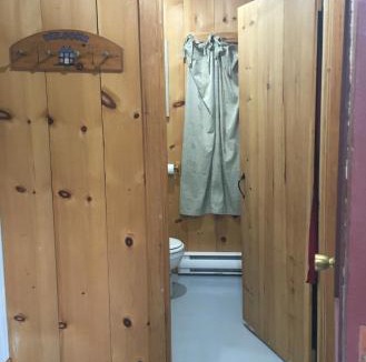 Durham Bridge House | Riverfront Rustic Cottage