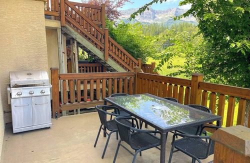 East Kootenay Condo | Riverside Chalet + Suite. Enormous Space