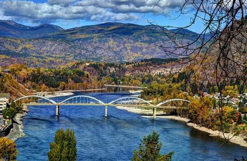 Trail Apartment | Riverside Cottage a charming , comfy home with stunning river views